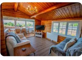 Snowdonia Escapes# Scenic Log Cabin with Views, WIFI & 2 Double bedrooms