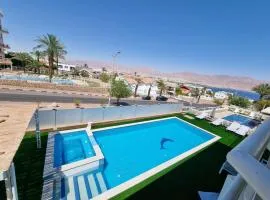 Villa with heated pool and Jacuzzi Sea View 300m Front of the Beach