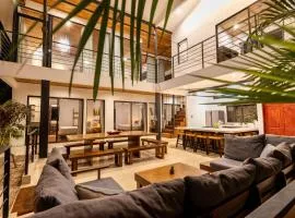 7BR Villa with Pool, Cold Plunge, and Prime Location