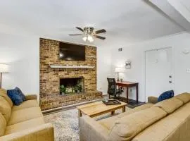 Near Downtown Beach House&Apt - Woodland Escape