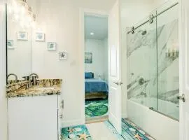 Sleeps 21 Minutes to the Beach