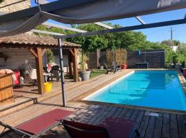 Le Cyprès, gîte avec piscine, hotel en Lablachère