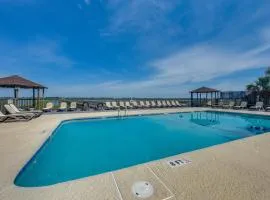 Walk to Beach and Marsh Condo in Murrells Inlet