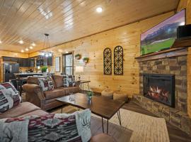 Golden Bear Lodge by Venture Smoky Mountains, hotel i Pigeon Forge