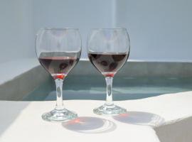 Kyklades Sensation Apartments Private Pool Near ATH Airport, hotel a Artemida