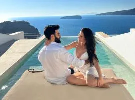 Omna Caldera Suites