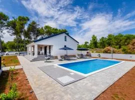 NEW! Holiday Home in Vir with private pool - TA Leut Agency