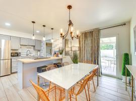 3 Mi to Dtwn Mesa Home with Fenced Backyard!, villa in Mesa