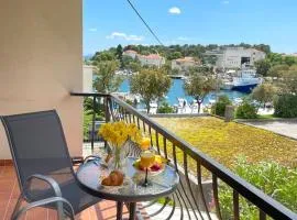 Apartament Krk Near The Sea With Garage