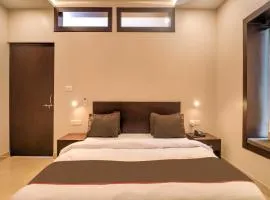 Townhouse Amaraa Farms Near LuLu Hypermarket