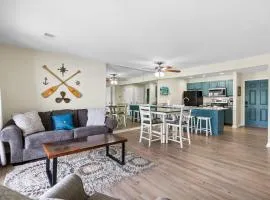 Sunset View at Anchor's Point - Lakefront Stay for 8 with Private Balcony