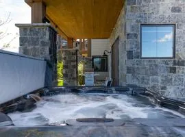 Elk Creek B102 private Hot Tub
