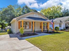 Close to Downtown & Fort Bragg- The Precious Pearl，位于费耶特维尔的酒店