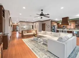 5 Minutes to Campbell - Clarksville Craftsman