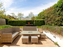 Field House - Stunning 3 Bedroom Home in Kingham!, hotel em Kingham