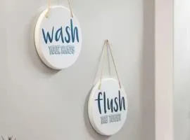 Mins from Downtown - Campbell Carriage House