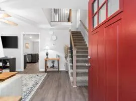 1-Mile to Downtown Clarksville Cozy in Queen-City