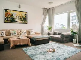 Zuzi Home To Ngoc Van , West Lake
