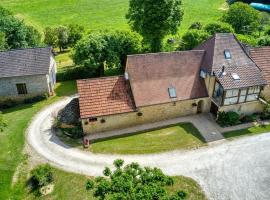 Gîte cosy en Périgord avec climatisation au cœur des sites touristiques - FR-1-616-310, Hotel in Carlux