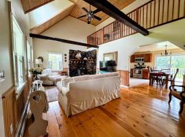 Pine and Sea Beach Retreat, hotel a Ellsworth