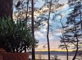 Zakątek Wdzydze -domek nr 7 w pierwszej linii od jeziora