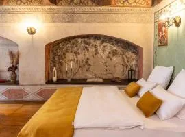 500 Year House - Artistic Historic Apartments in Kraków Old Town by Staymoovers