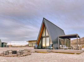 Stardust Big Bend Luxury A-Frame#2 with a fab view, vila v destinaci Terlingua