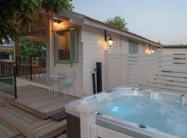 הבקתה של רינת，Me&lsquo;ona的山林小屋