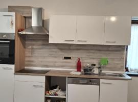 Casa Martini, appartamento con giardino, hotel i Pelos