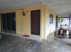 3B Homestay, βίλα σε TanjongMalim