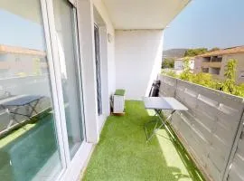 Appartement de charme avec piscine, terrasse, parking, clim et Wi-Fi – à 10 min des plages - FR-1-785-2