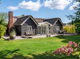 2 Bedroom Beautiful Home In Børkop, Hotel in Børkop