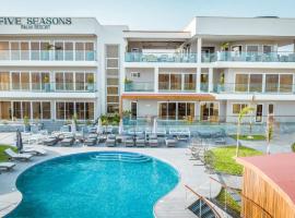 Five Seasons Palm Resort, hotel v destinaci Prampram