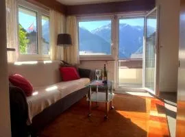 Bright apartment close to center