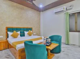 4Everstays by Ramayan Premium Suites Ultra Luxury Rooms & Restaurant With Free Parking And Free Wifi !! Best Family Preferred Hotel