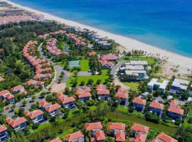 Deluxe Beach Villas by Danatrip