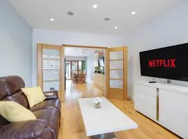 Spacious 3 bedroom, 3 bathroom house