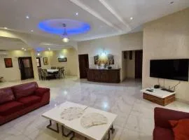 Belle Villa avec Jacuzzi à Adidogomé