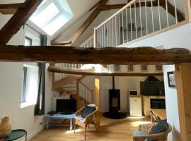 Peaceful countryside loft, מלון בSaonnet