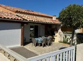 HOLIDAYLAND BAIE DES OLIVIERS VILLA 36m2 1chambre fermée 6 couchages ou VILLA 41M2 2chambres fermées 7 couchages