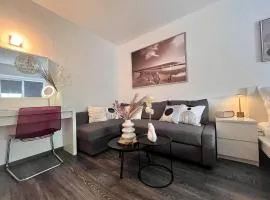 FLH Liberty Home - 2 Queen Beds, Balcony & Free Parking