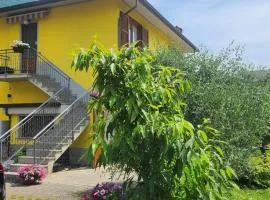 Apartment L'ulivo lake view private road 5 kilometers from Varenna