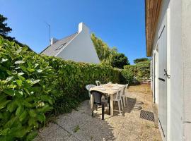Maison 4 pièces calme, proche plage St Colomban, animaux admis - FR-1-377-34: Carnac şehrinde bir otel