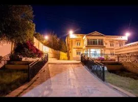 Alarin Villa