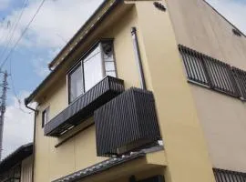 Family-Friendly, 2-Story Kyoto House, Walk to Gion