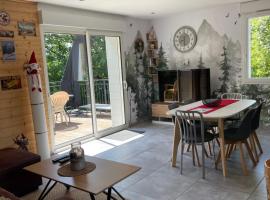 Gîte des Brimbelles, Hotel in La Neuveville-devant-Lépanges