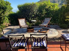 Villino il limone, hotel v destinaci Nisporto