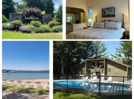 New, Spacious and charming, with a river view, conveniently located near skiing and golf