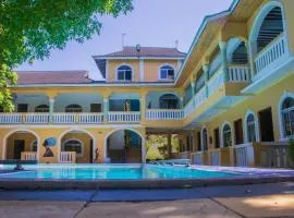 Manyatta Holiday Apartments