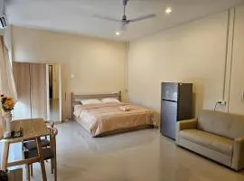 SKYPEARL Guesthouse & Pub